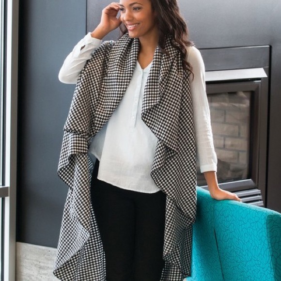 AUCTION PRICE👩🏻‍⚖️ B&W Houndstooth Woven City Wrap on the Go - Picture 3 of 6